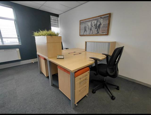 25.30M² OFFICE TO LET IN FOURWAYS